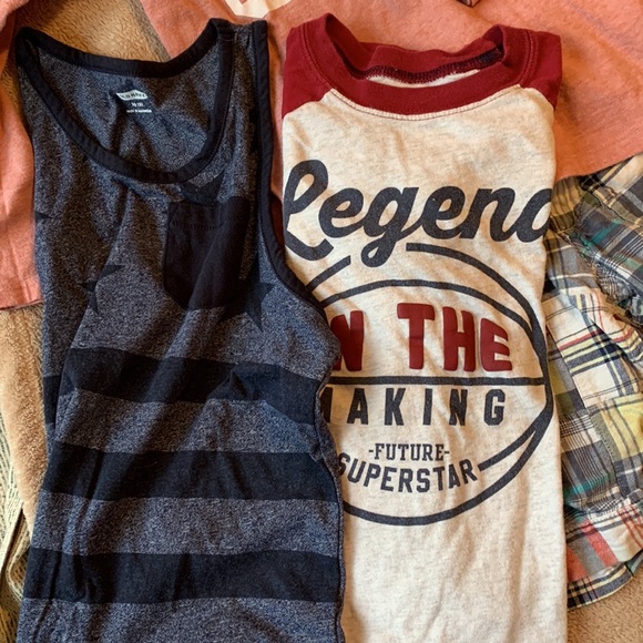 Boys 5T Bundle of Clothes. Shorts and tops. - Picture 4 of 8